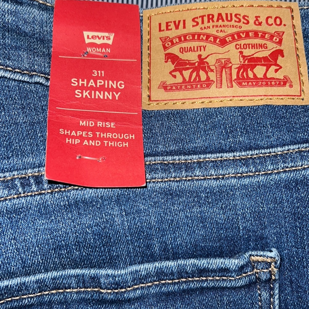 Levi’s Jeans - Picture 3 of 8